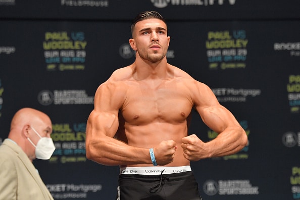 Tommy Fury weighing in
