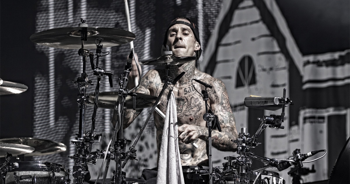 musician travis barker drumming for blink 182 in toronto