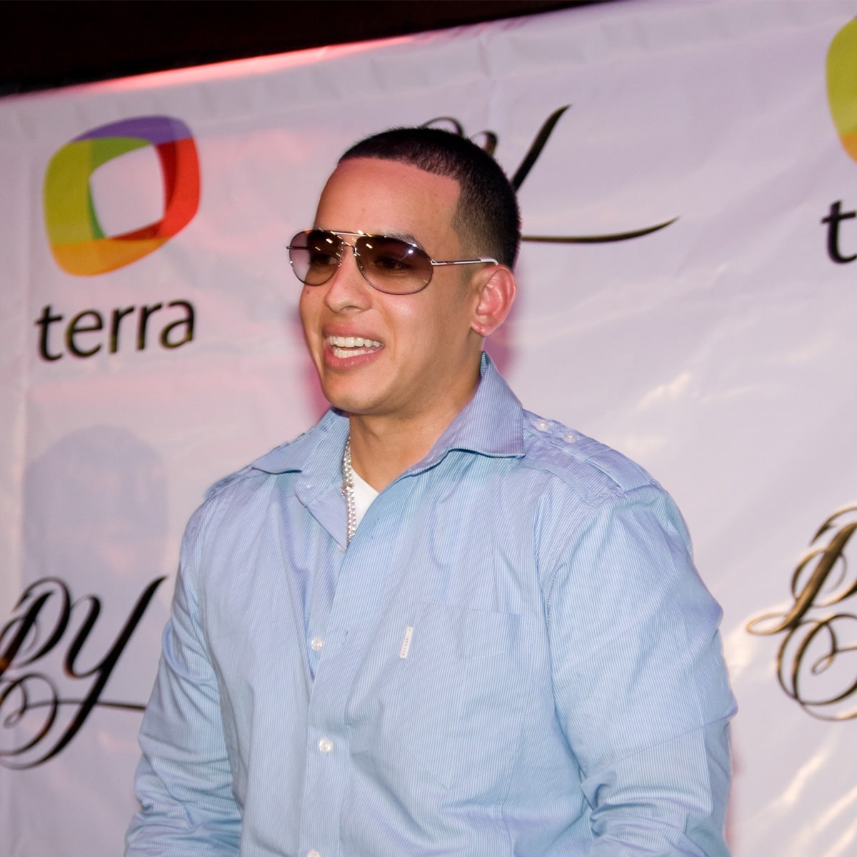 daddy yankee attends press conference about his album and new site