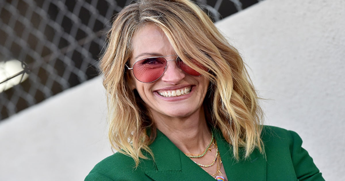 Julia Roberts attends the ceremony honoring Rita Wilson with Star on the Hollywood Walk of Fame 