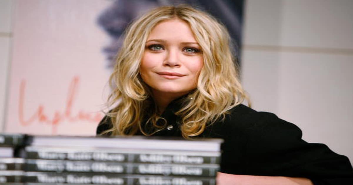 Mary-Kate Olsen attends a book signing of "Influence"