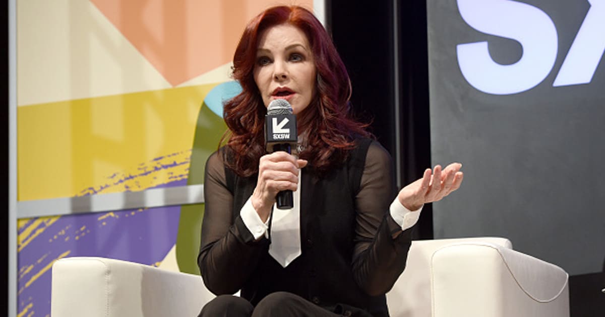 priscilla presley speaks on stage at featured session in 2018