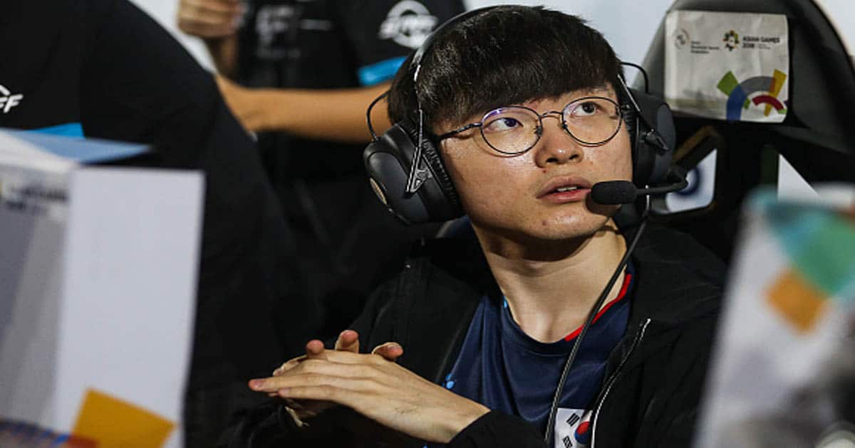 richest esports players Lee Sang-hyeok aka FAKER of South Korea talks with organizers
