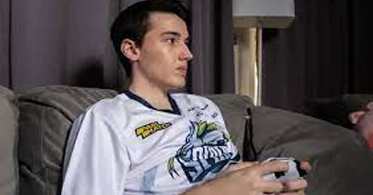 gamer magomed khalilov games at home on couch