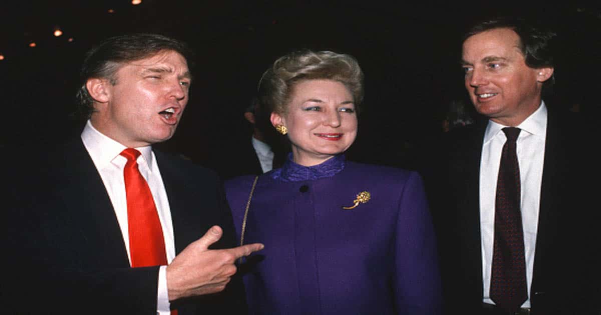 Donald Trump with sister Maryanne Trump Barry and brother Robert Trump attend the Trump Taj Mahal opening