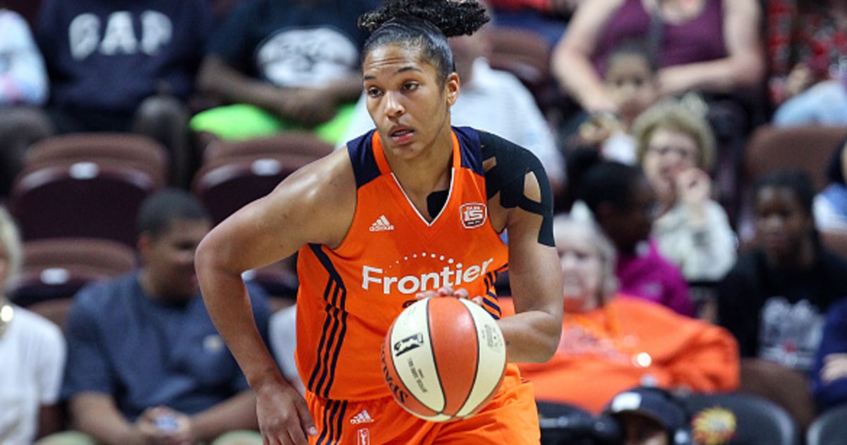 Alyssa Thomas (25) fast breaks during the second half of an WNBA game between Los Angeles Sparks and Connecticut Sun