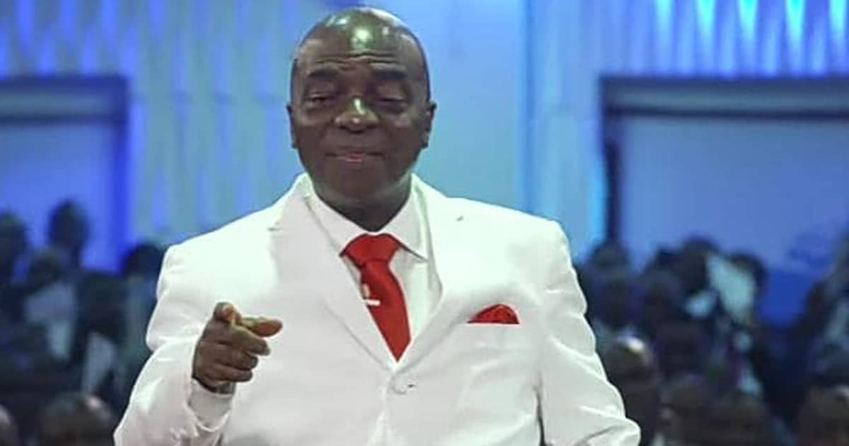 richest pastors david oyedepo speaks to crowd during service