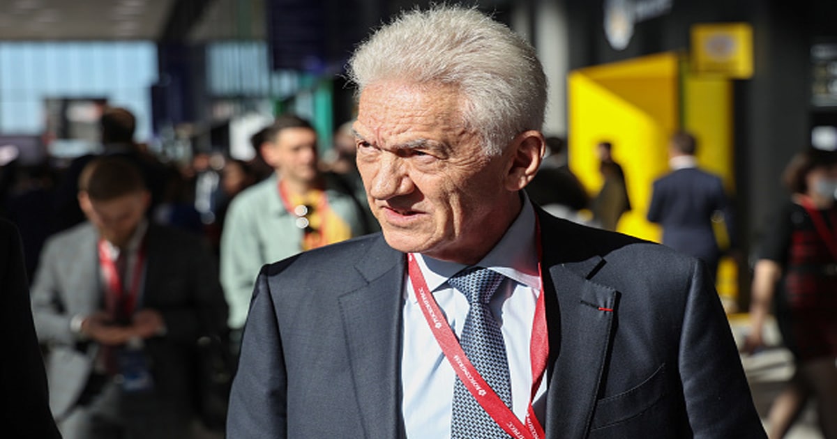 Gennady Timchenko walks between sessions on day three of the St. Petersburg International Economic Forum