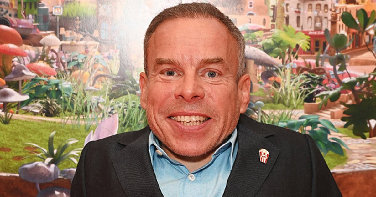 Warwick Davis attends the red carpet premiere of new animated children's series "Moley"