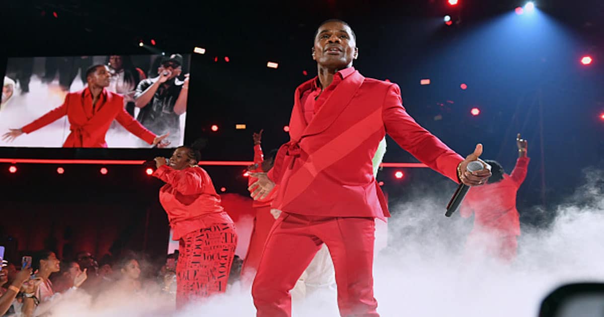 Kirk Franklin performs onstage during the 2022 BET Awards 