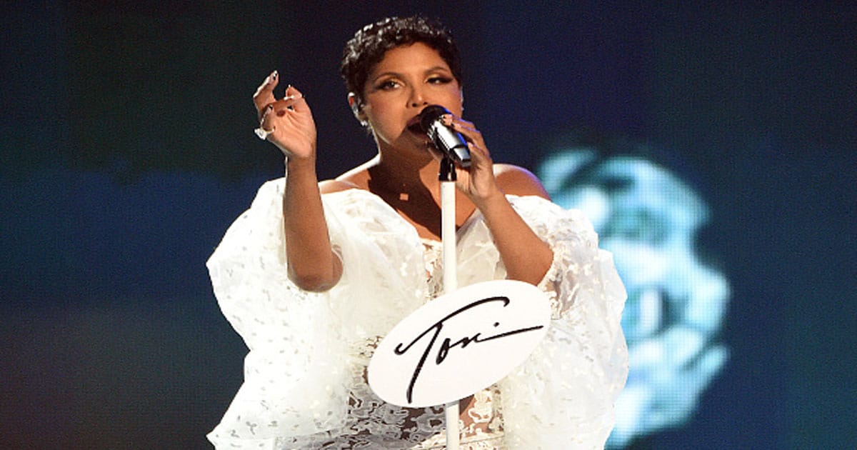 Toni Braxton performs onstage during the 2019 American Music Awards at Microsoft Theater