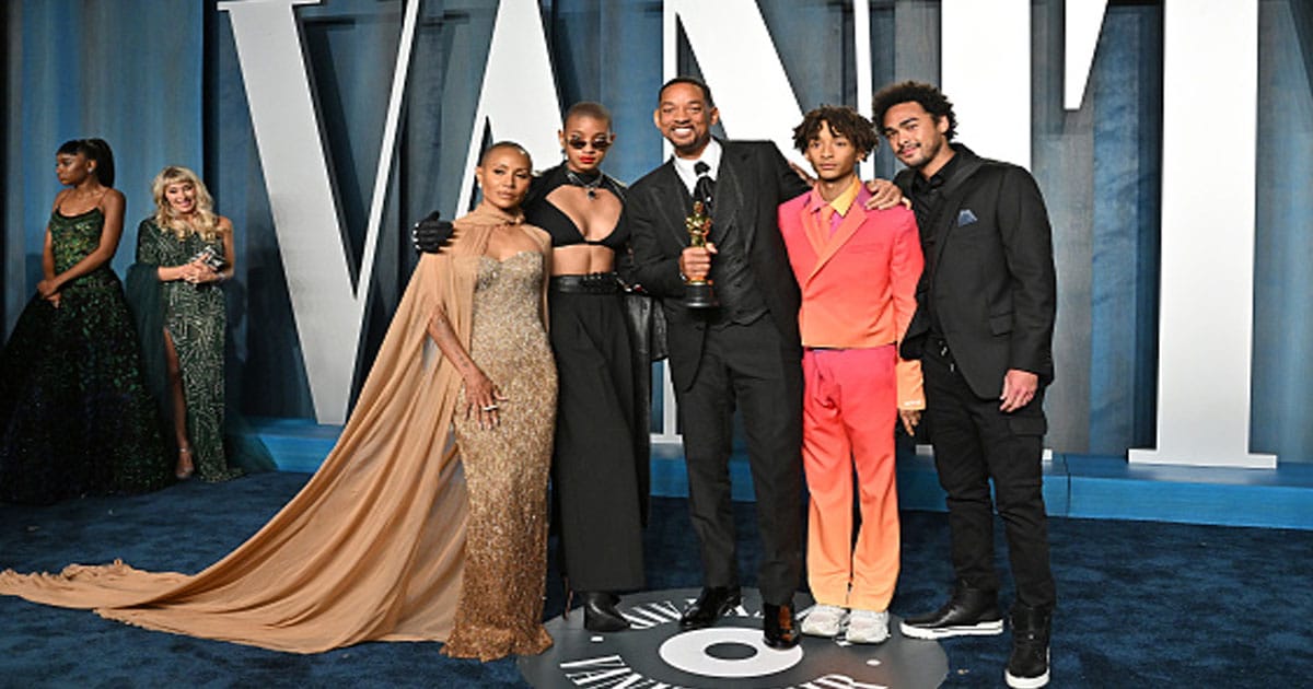 (L-R) Jada Pinkett Smith, Willow Smith, Will Smith, Jaden Smith and Trey Smith attend the 2022 Vanity Fair Oscar Party