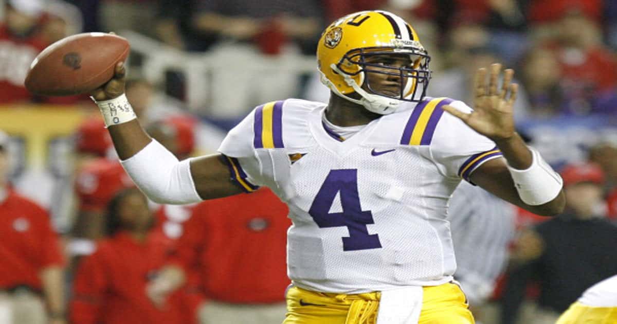 JaMarcus Russell looks to pass during the SEC Championship game between the Georgia Bulldogs and the LSU Tigers 