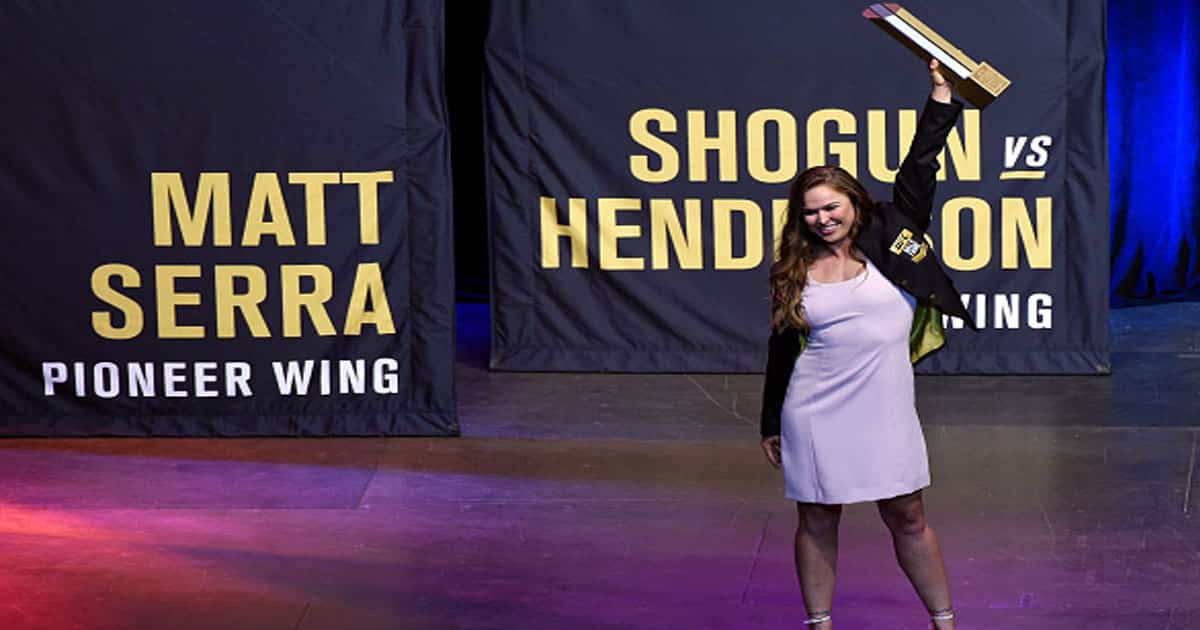  Ronda Rousey poses with her trophy after being inducted into the UFC Hall of Fame during the UFC Hall of Fame Class of 2018 Induction Ceremony