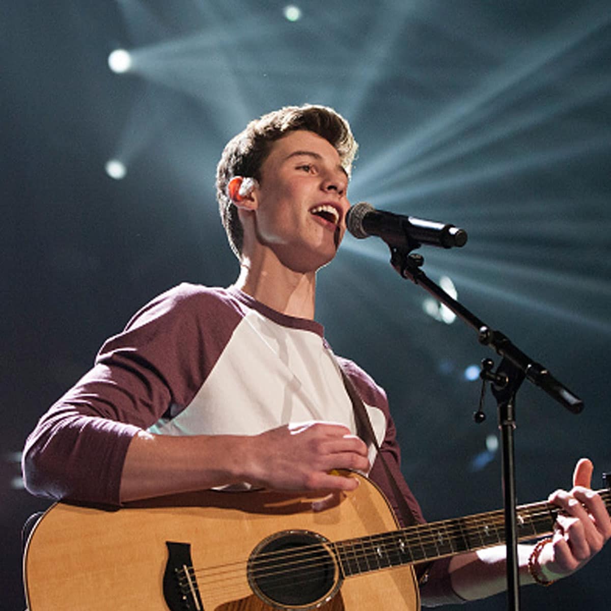 Shawn Mendes performs onstage during 103.5 KISS FM's Jingle Ball 2014